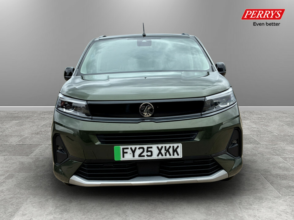 Vauxhall Combo-e Life 100Kw Ultimate 52Kwh Green #2