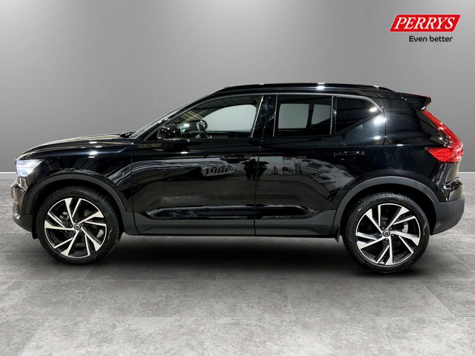 Volvo XC40 2.0 B4p R Design Pro Black #4