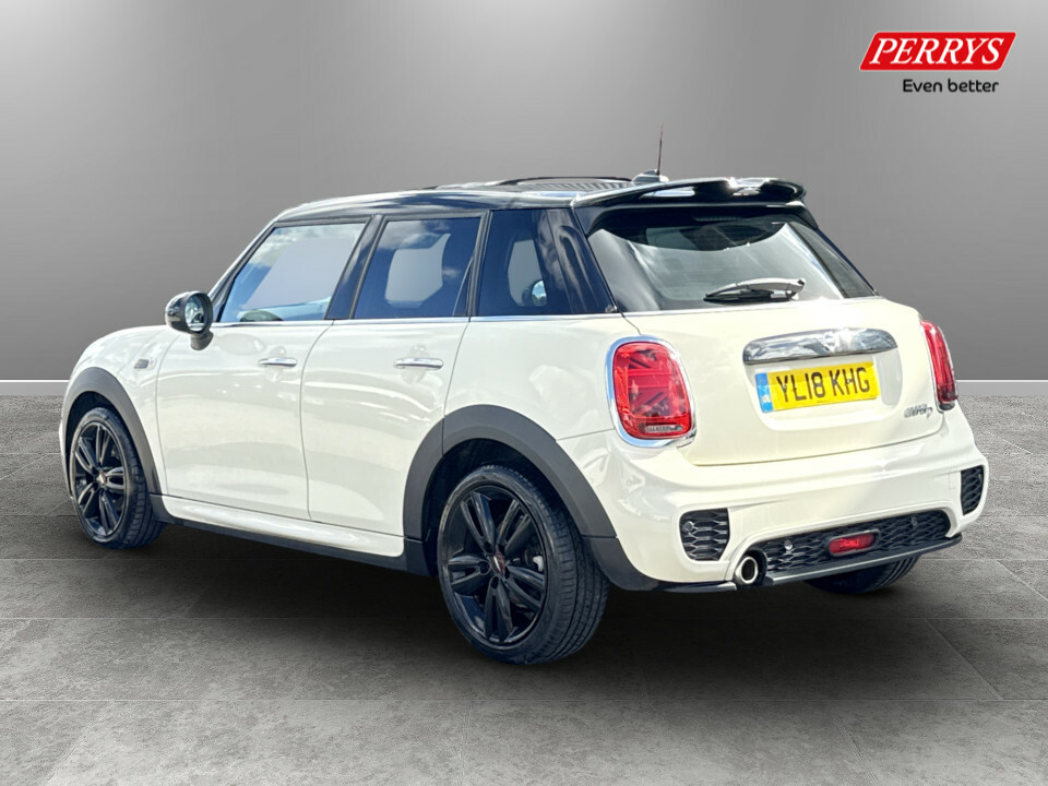 Mini Hatch 1.5 Cooper D II YL18KHG White #5