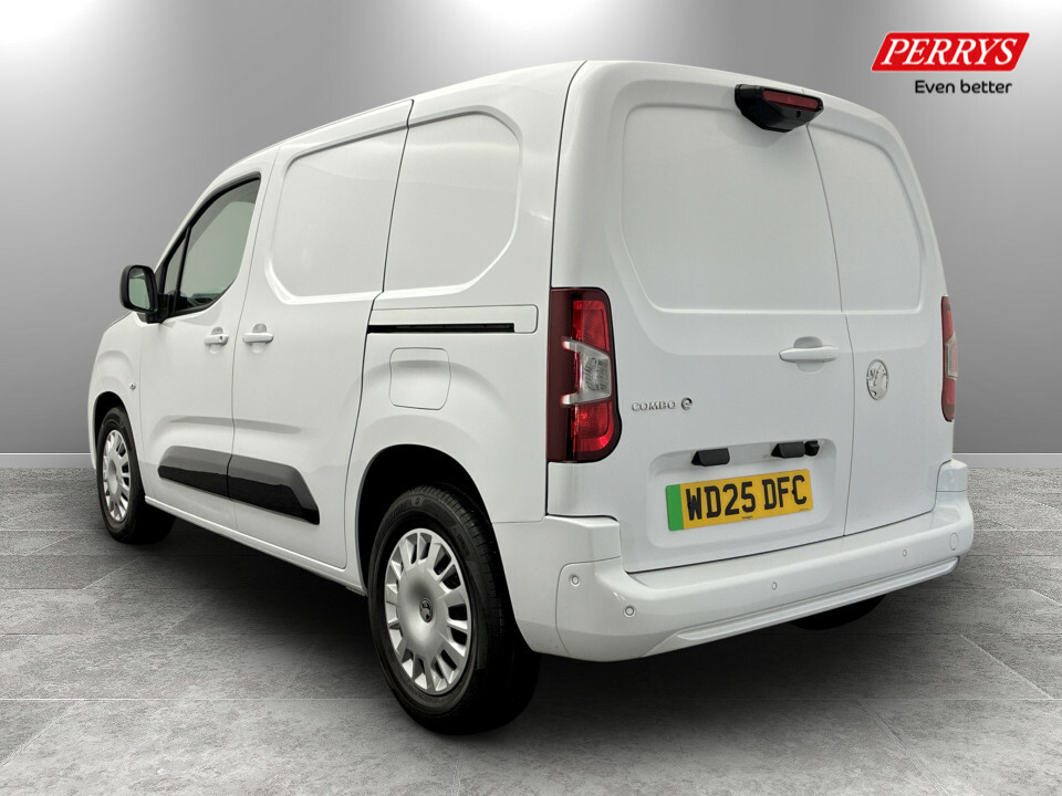 Vauxhall Combo-e Life 100Kw Pro 52Kwh H1 Van White #5