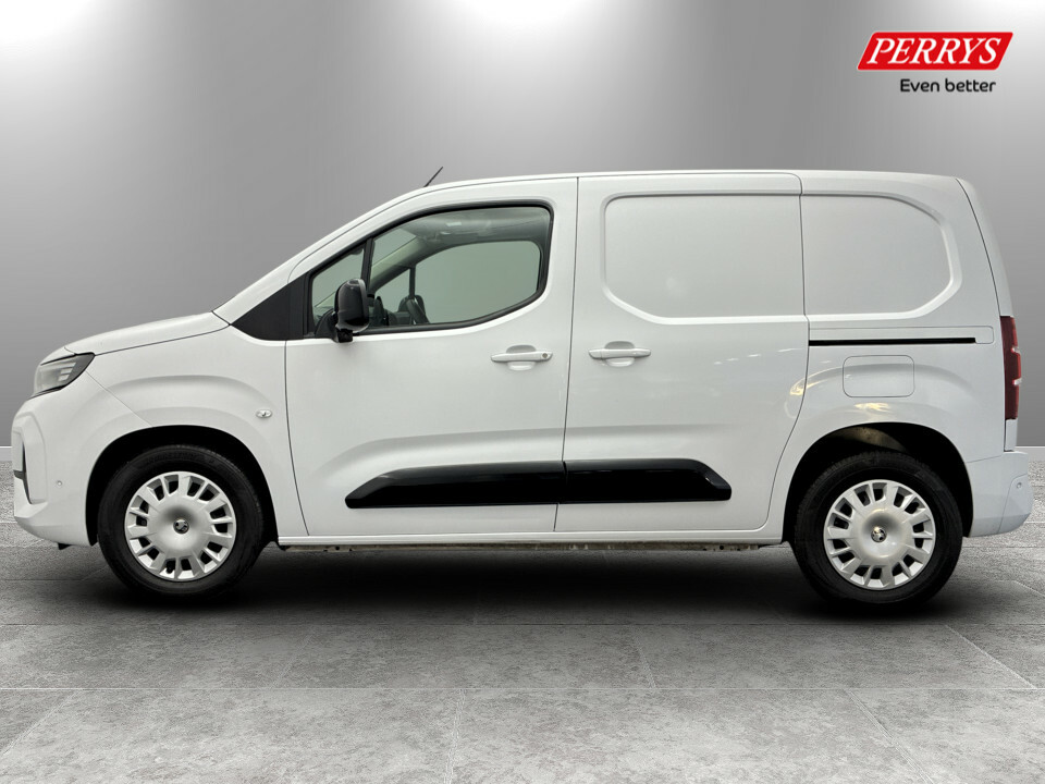 Vauxhall Combo-e Life 100Kw Pro 52Kwh H1 Van White #4