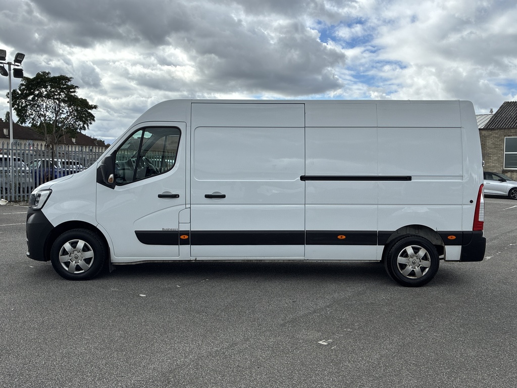 Renault Master Lm35dci 135 Business Medium Roof Van White #4