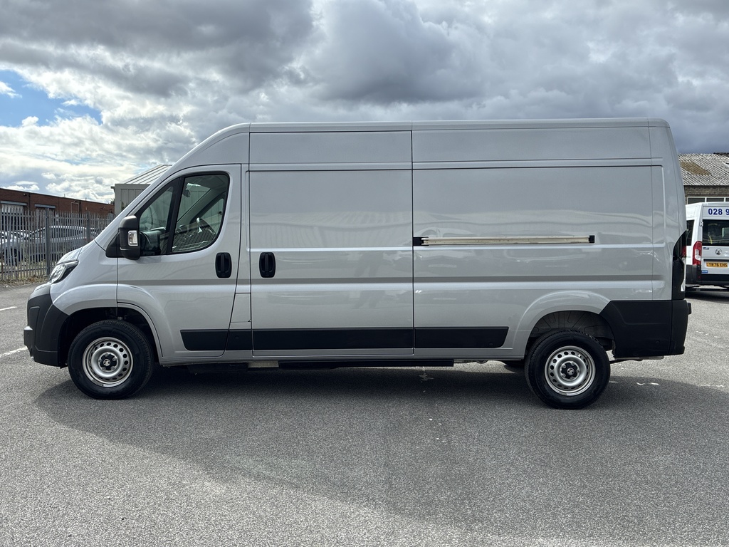 Vauxhall Movano 205Kw 110Kwh H2 Van Prime Grey #4