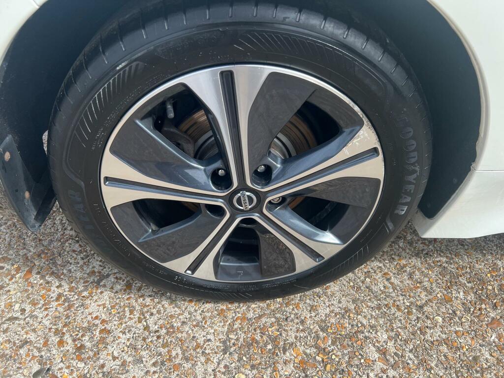 Nissan Leaf 110Kw N-connecta 40Kwh Green #9