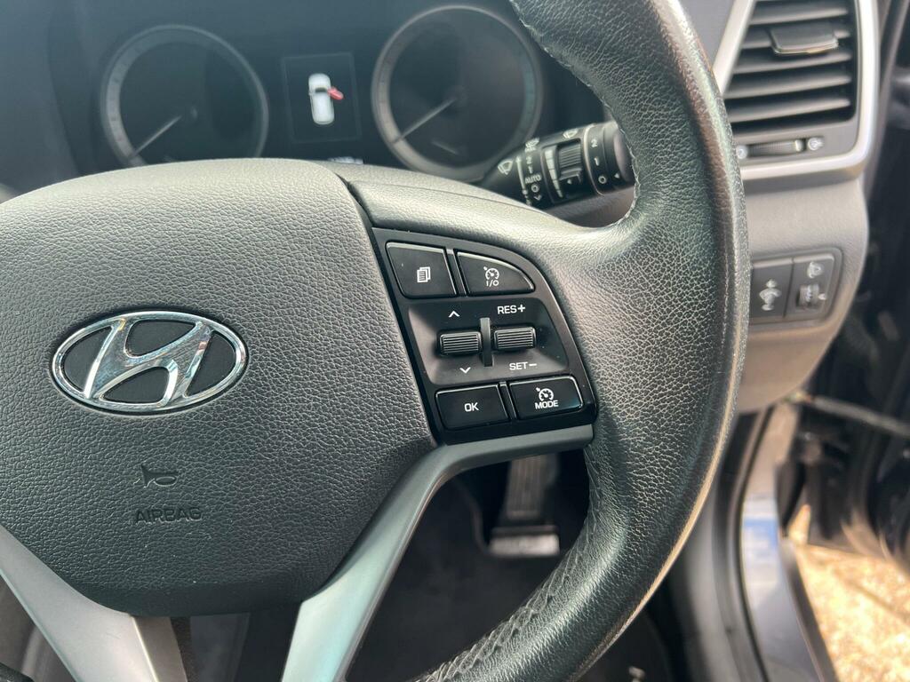 Hyundai Tucson Crdi Se Blue Drive Red #17
