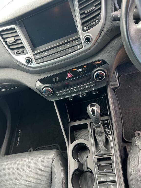Hyundai Tucson Crdi Se Blue Drive Red #24