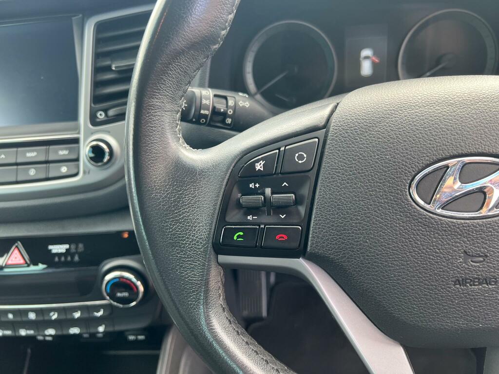 Hyundai Tucson Crdi Se Blue Drive Red #16