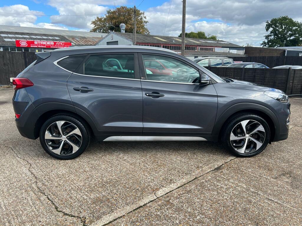 Hyundai Tucson Crdi Se Blue Drive Red #8