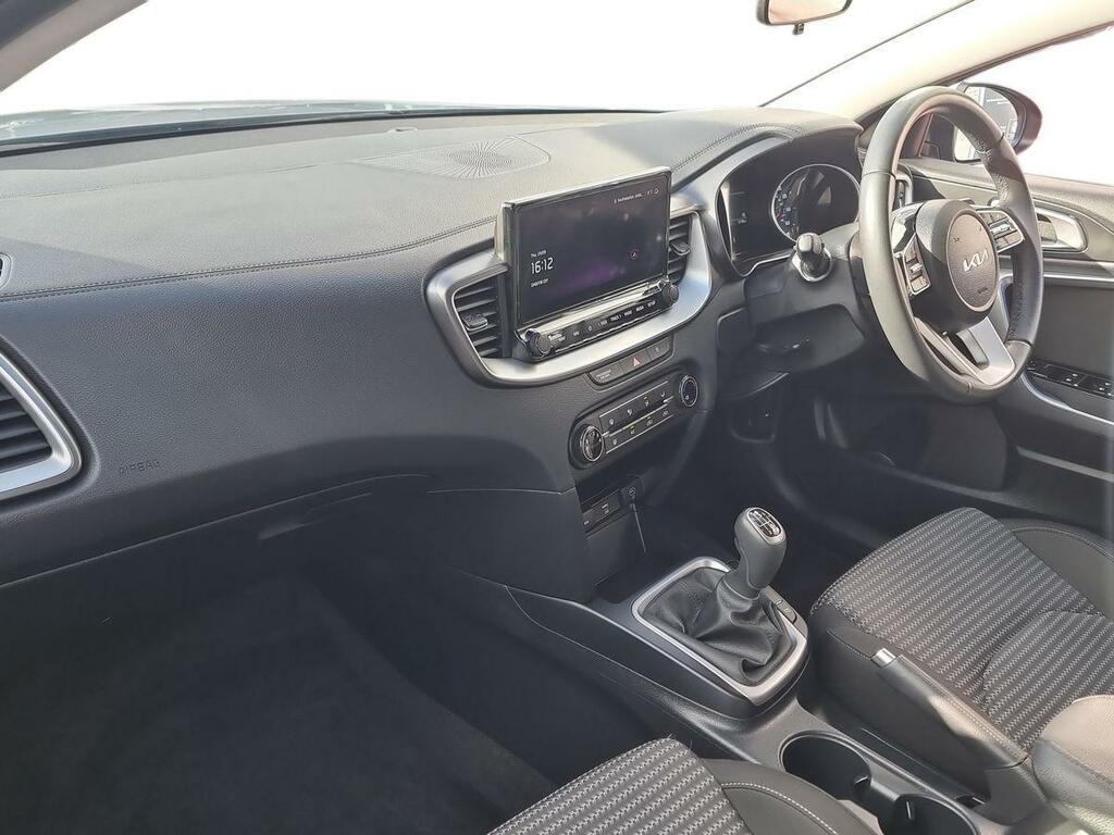 Kia Xceed 1.5 T-gdi Mt 2 Silver #2