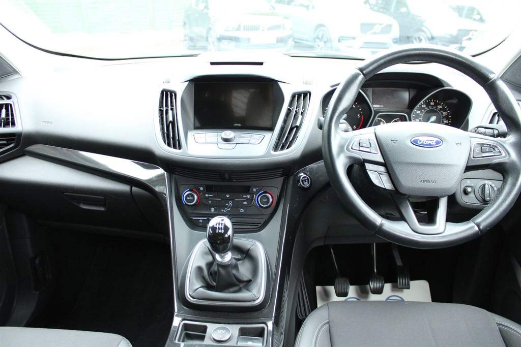 Ford Kuga 2.0 Tdci Titanium Euro 6 Ss Black #5