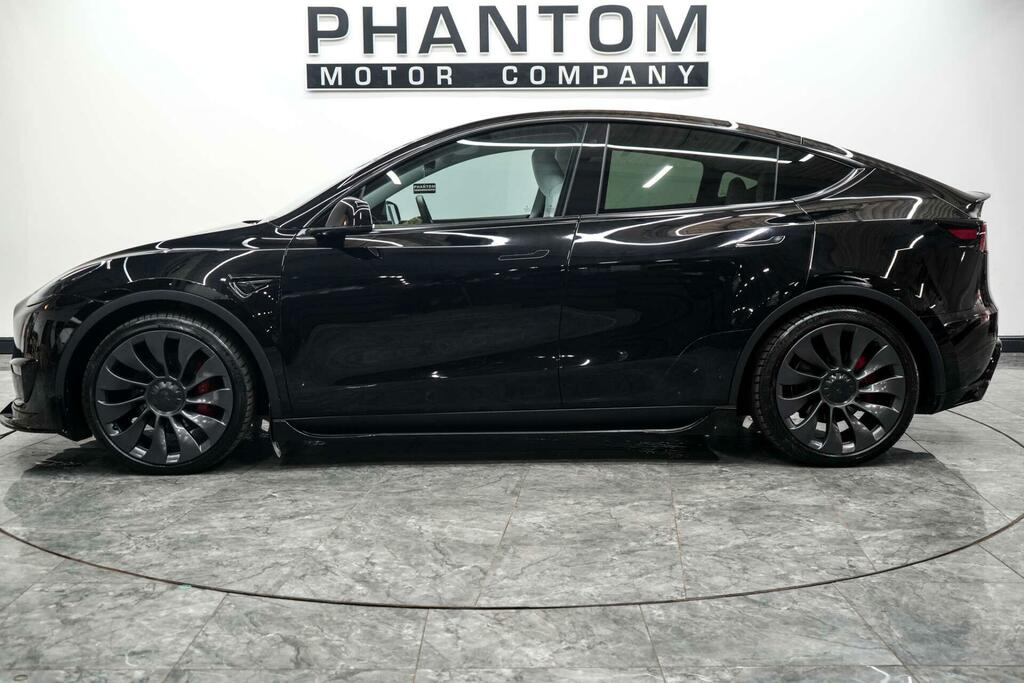 Tesla Model Y Performance Black #3