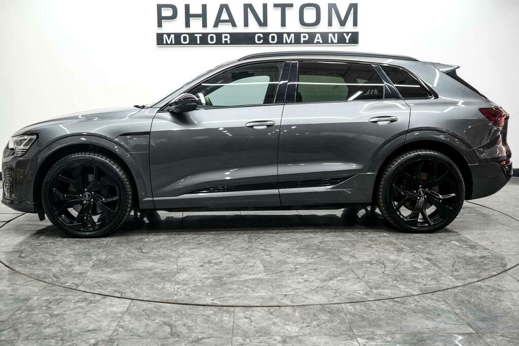 Audi Q8 e tron Black Edition Grey #3