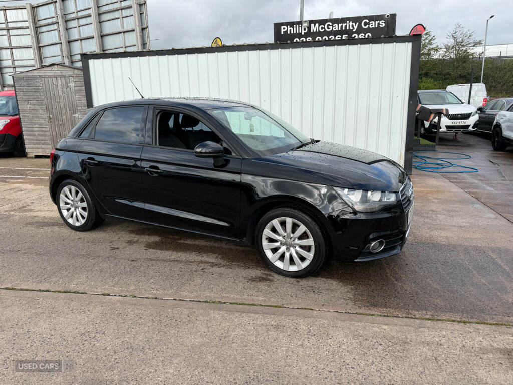 Audi A1 1.6 Tdi Sport Black #2