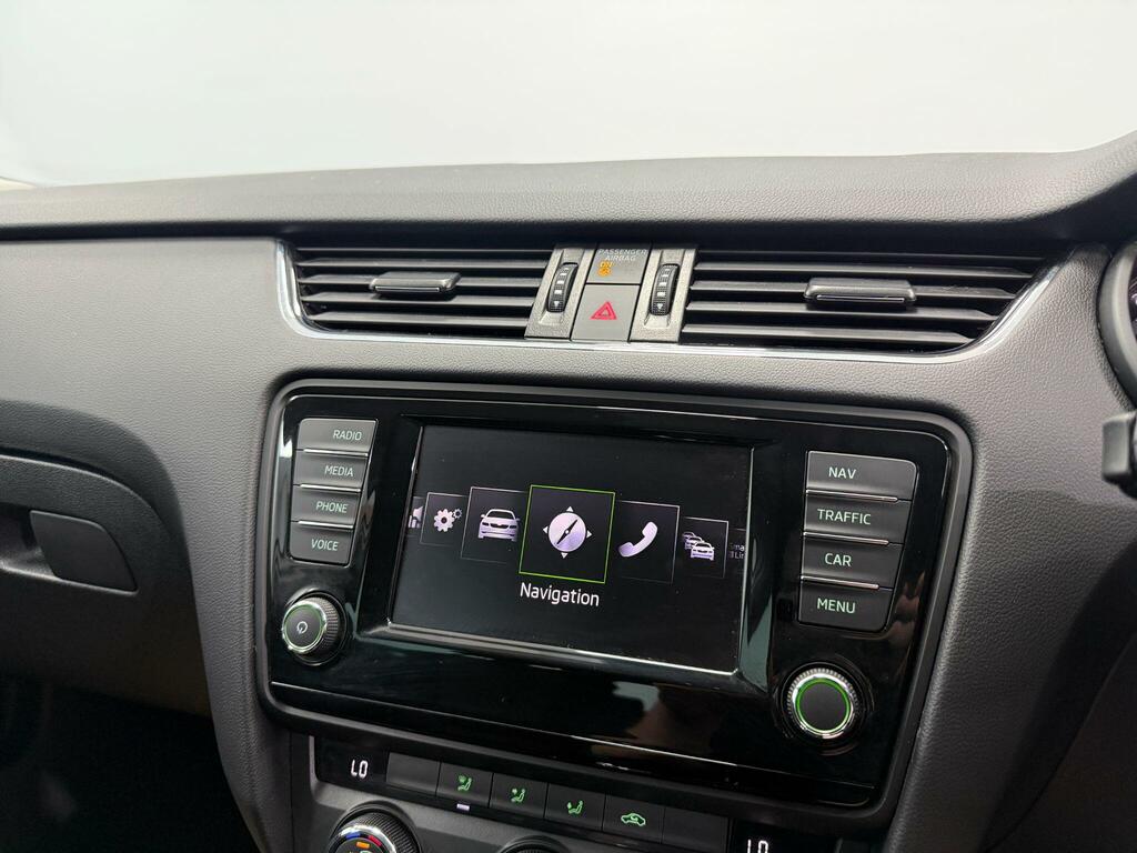 Skoda Octavia Octavia Se L Tsi White #10