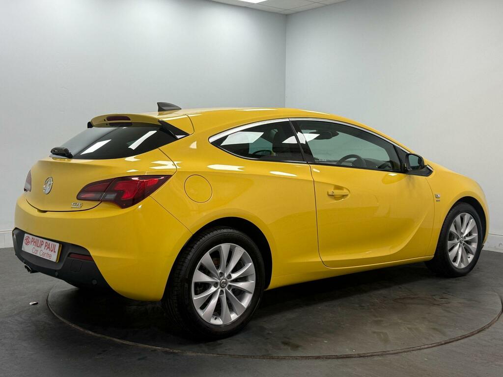 Vauxhall Astra GTC 1.4T 16V 140 Sri Yellow #4