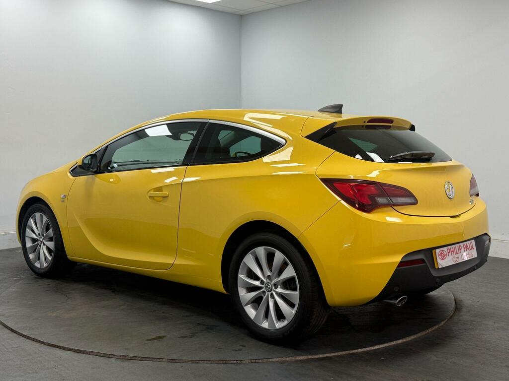 Vauxhall Astra GTC 1.4T 16V 140 Sri Yellow #3