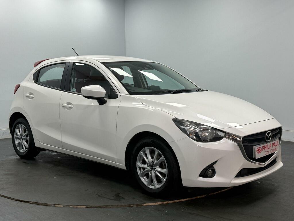 Mazda 2 1.5 Red Edition White