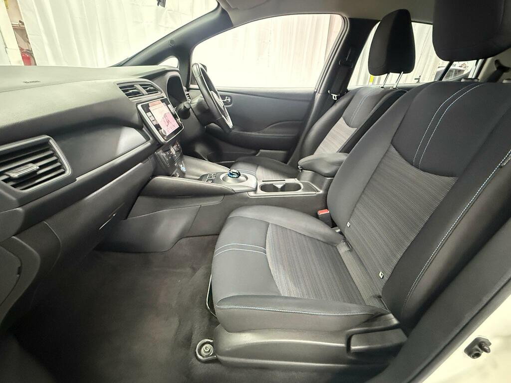 Nissan Leaf 110Kw N-connecta 40Kwh Black #26