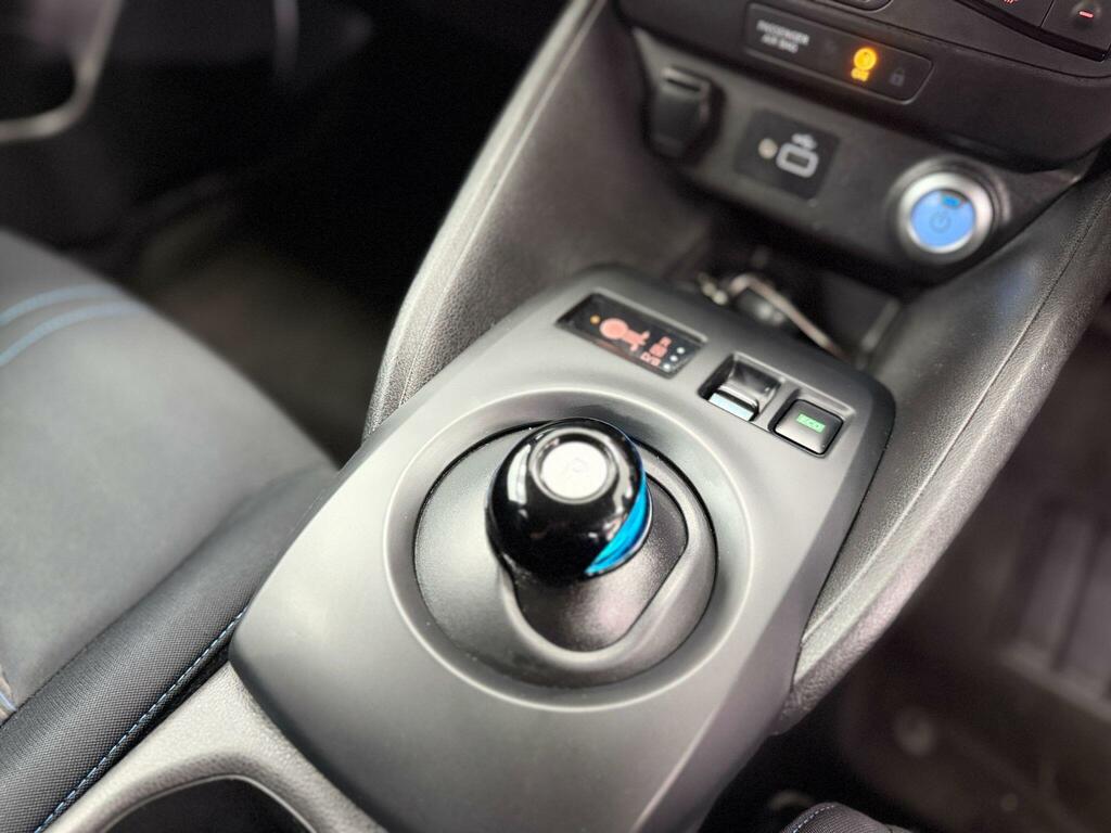 Nissan Leaf 110Kw N-connecta 40Kwh Black #14