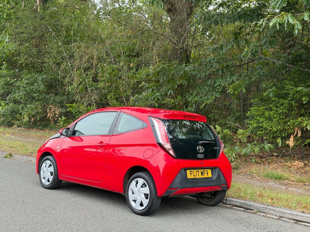 Toyota Aygo 1.0 Vvt-i X-play Hatchback Euro Red #4