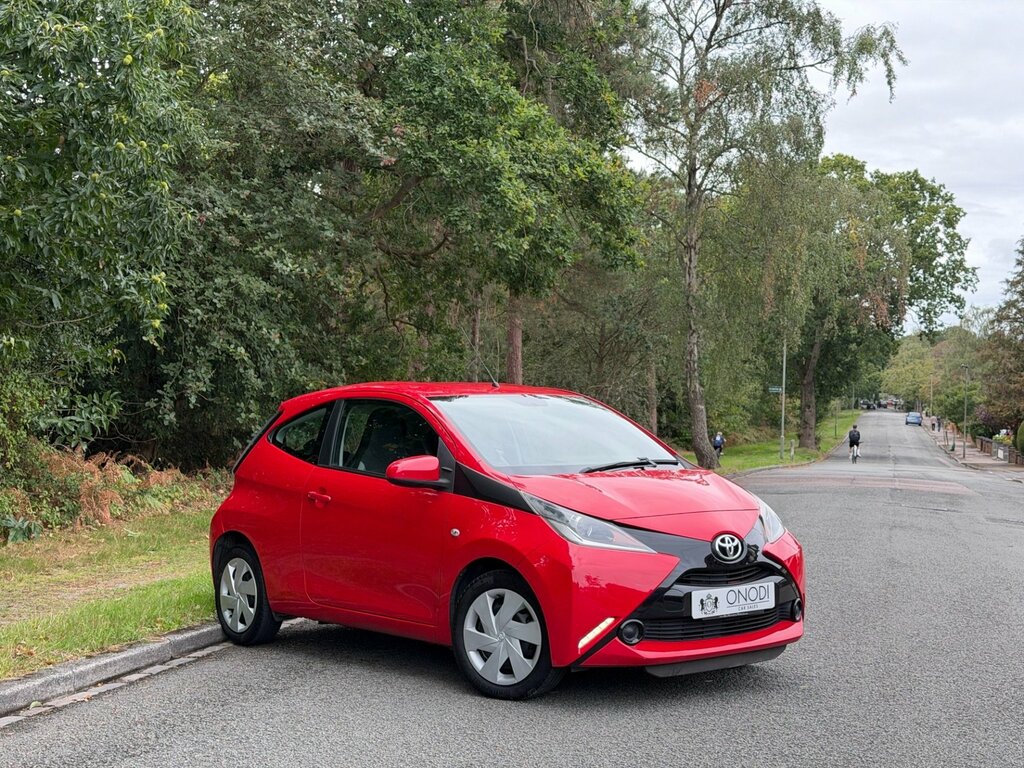 Toyota Aygo 1.0 Vvt-i X-play Hatchback Euro Red