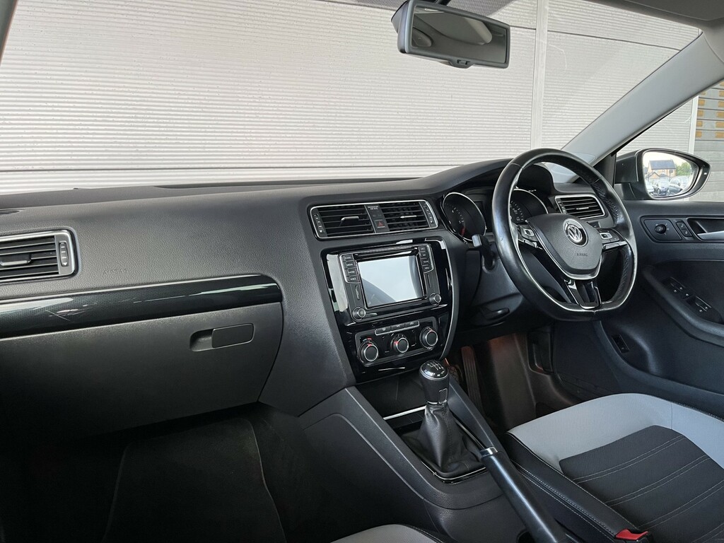 Volkswagen Jetta 2.0 Tdi Gt 150 Bhp Grey #6