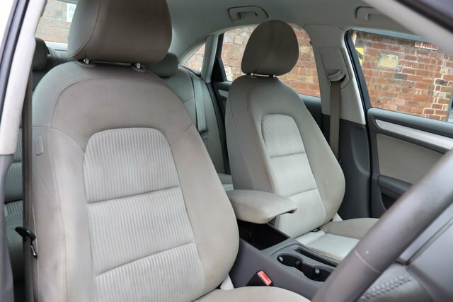 Audi A4 2.0 Tdi Executive Se Saloon Euro Silver #2