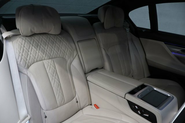 BMW 7 Series 730D Xdrive M Sport White #31