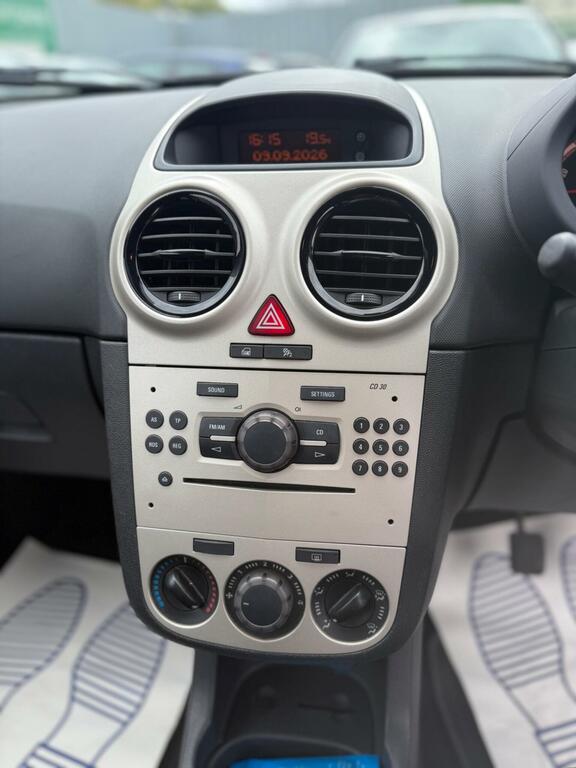 Vauxhall Corsa 1.4I 16V Club Blue #9