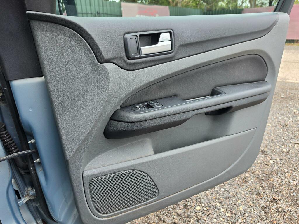 Ford Focus 1.6 Zetec Climate Part Exchange To Clear Spare Grey #19