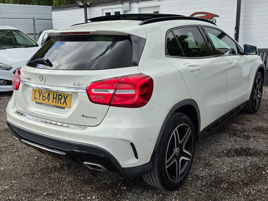 Mercedes-Benz GLA Class 200D Sport Premium White #19