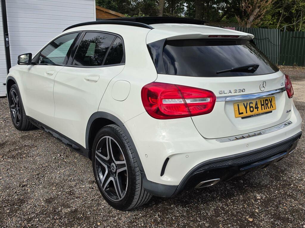 Mercedes-Benz GLA Class 200D Sport Premium White #17