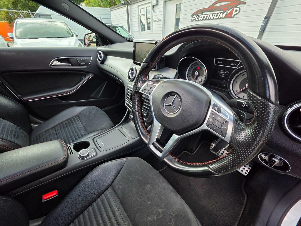 Mercedes-Benz GLA Class 200D Sport Premium White #23