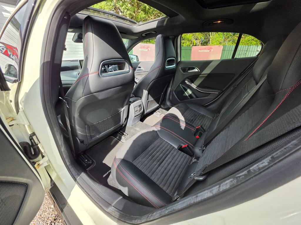 Mercedes-Benz GLA Class 200D Sport Premium White #46