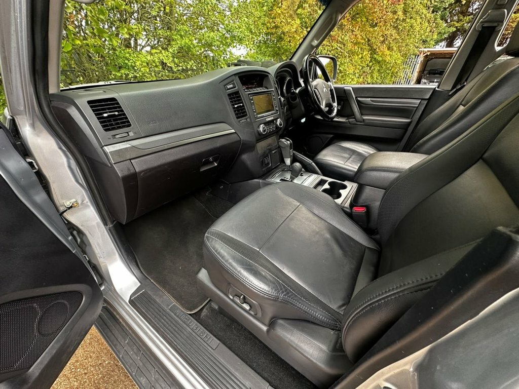 Mitsubishi Shogun Di-dc Diamond Suv Black #25