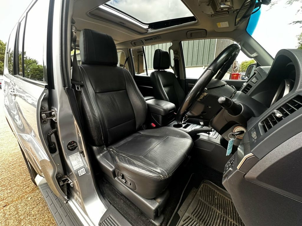 Mitsubishi Shogun Di-dc Diamond Suv Black #19