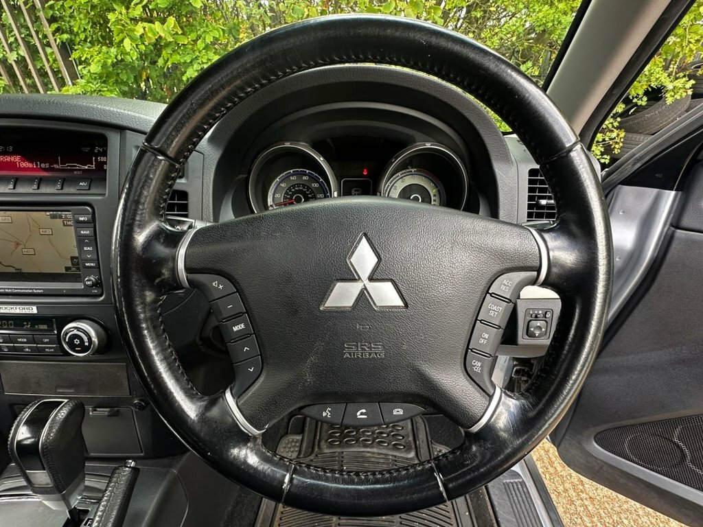 Mitsubishi Shogun Di-dc Diamond Suv Black #35
