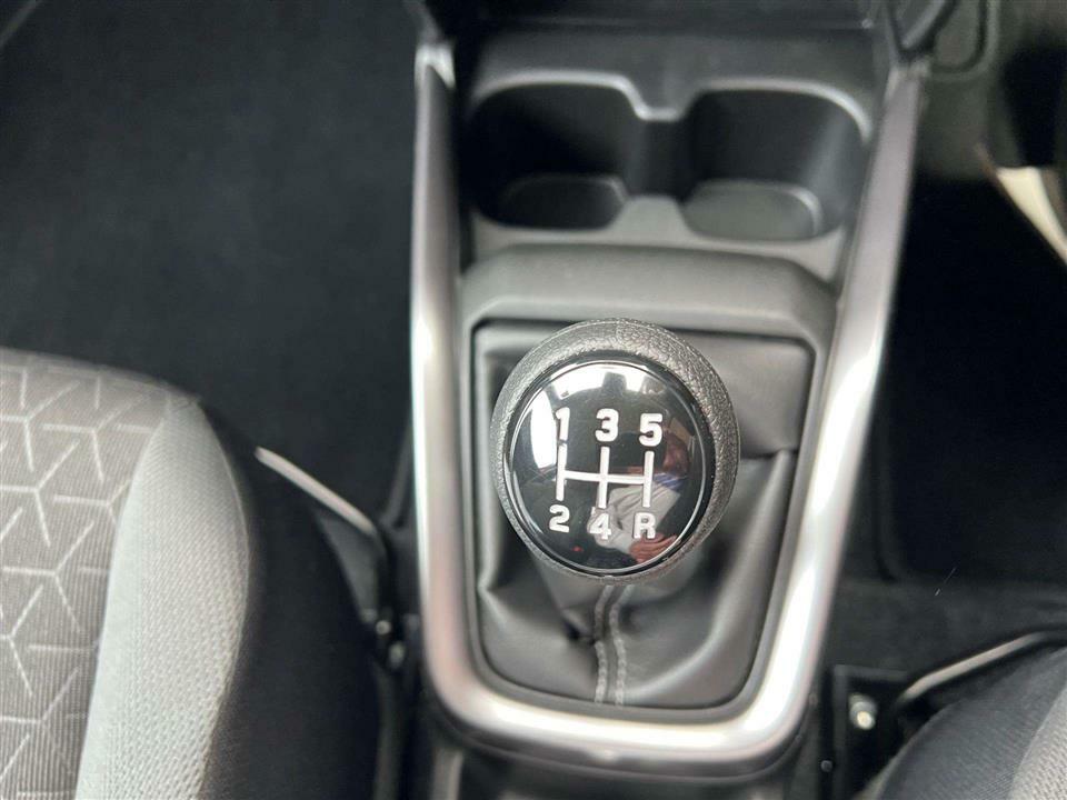Suzuki Swift 1.2 Mild Hybrid Motion Cvt White #7