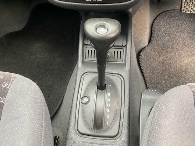 Vauxhall Corsa Corsa Club 12V Blue #8