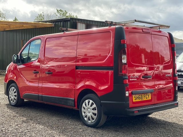 Renault Trafic 1.6 Dci 27 Business Swb Standard Roof Euro 6 Red #3