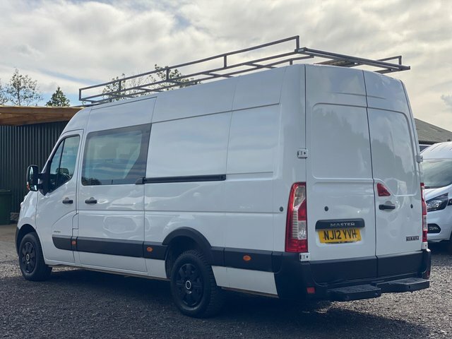 Renault Master 2.3 Dci 35 Crew Van Rwd Mwb Medium Roof Euro 5 6Dr White #3