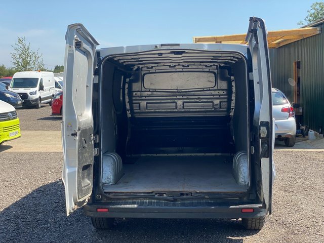 Renault Trafic Car Derived Van 1.6 Crew Van Ll29 Dci 115 Business White #9