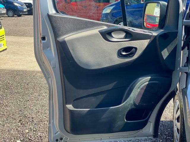 Renault Trafic Car Derived Van 1.6 Crew Van Ll29 Dci 115 Business White #45