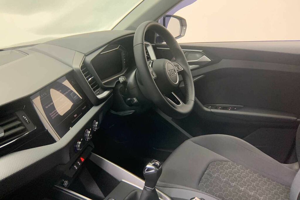 Audi A1 Sport 25 Tfsi 95 Ps 5-Speed - 2024 HK24LNZ White #2