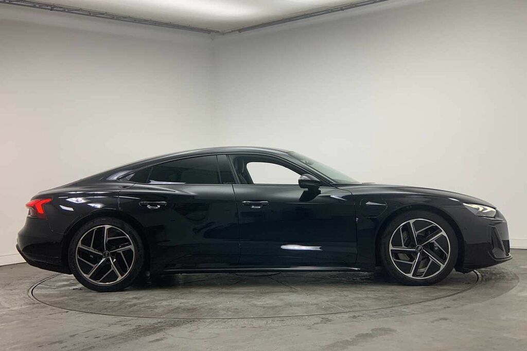Audi E Tron GT 435,00 Kw - 2024 Black #4