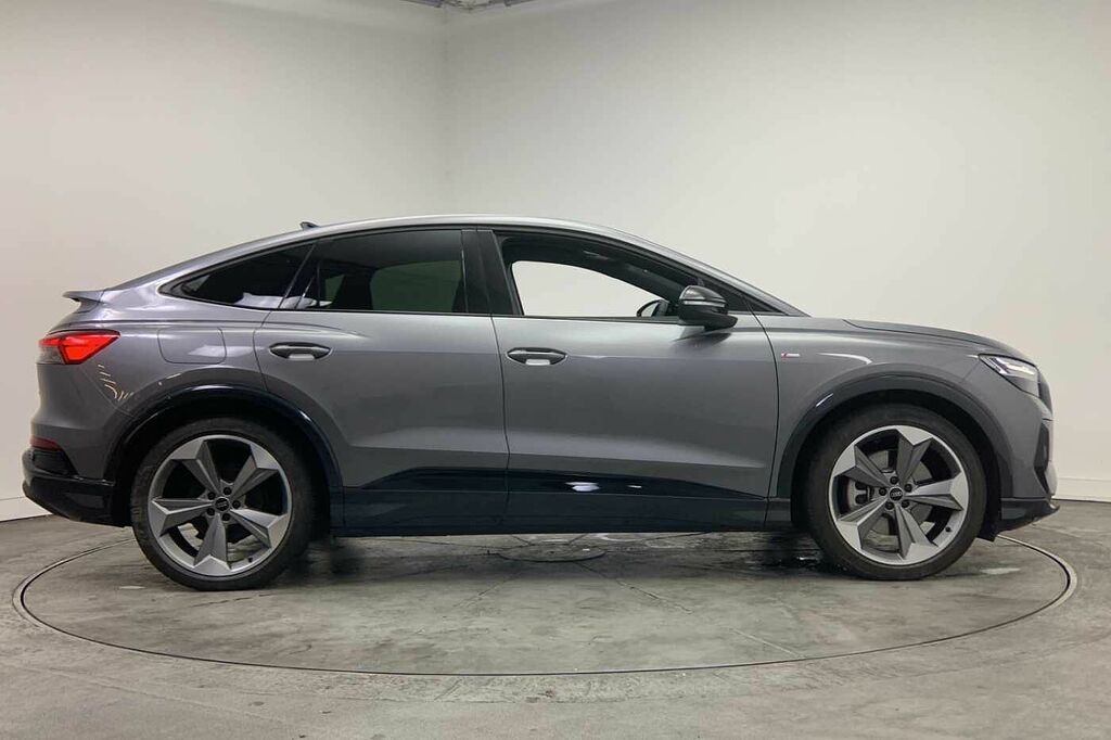 Audi Q4 E Tron Black Edition 50 Quattro 220,00 Kw - 2024 Grey #4