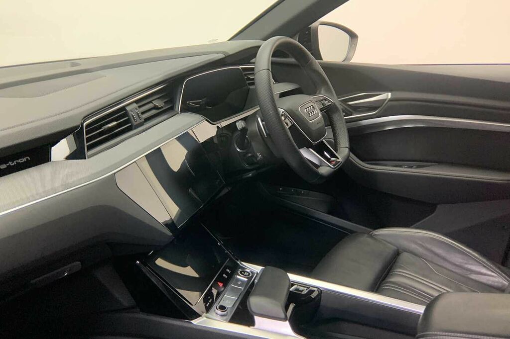 Audi Q8 e tron Black Edition 55 E-tron Quattro 300,00 Kw - 2023 Black #2