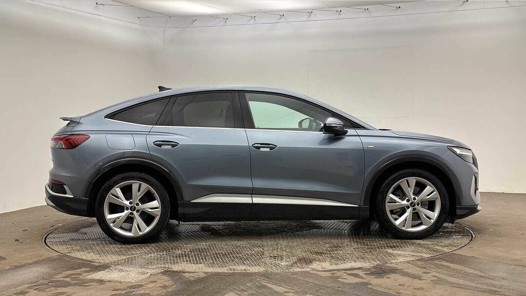 Audi Q4 E Tron S Line 45 210,00 Kw Blue #4
