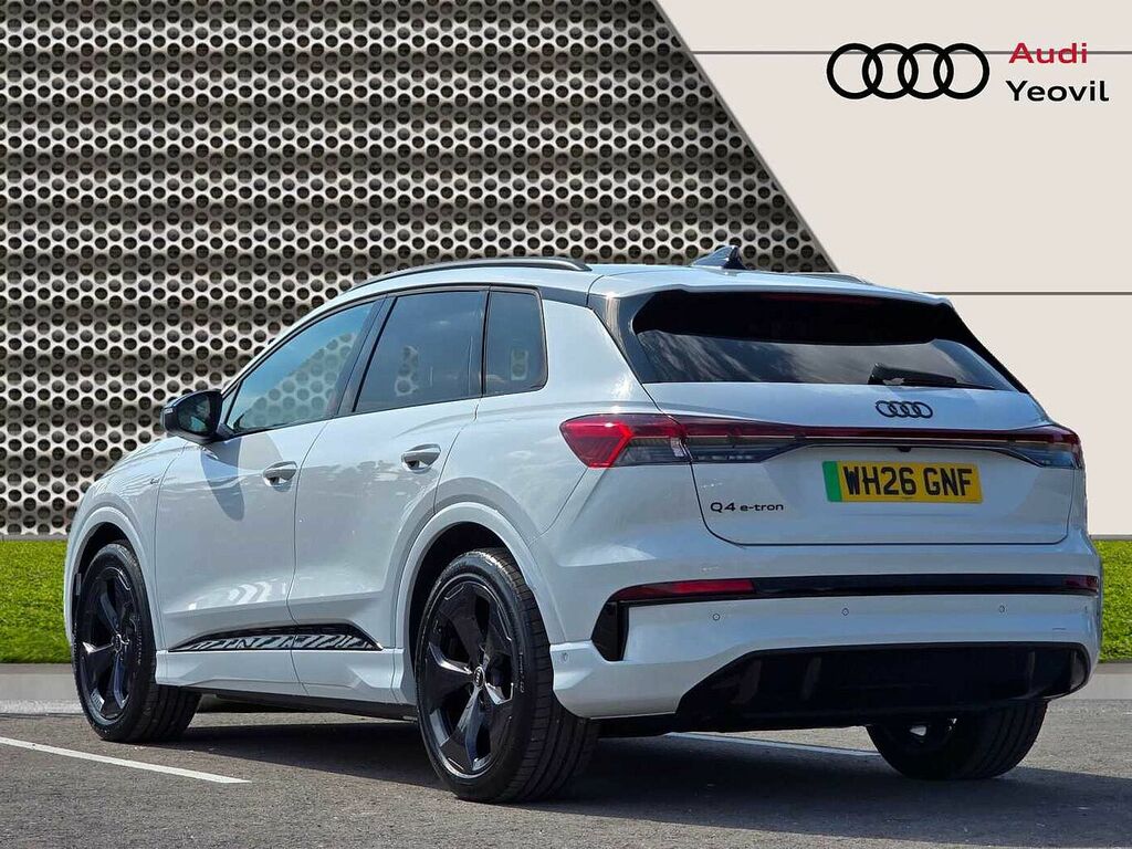 Audi Q4 E Tron Suv Launch Edition Performance 210,00 Kw White #3