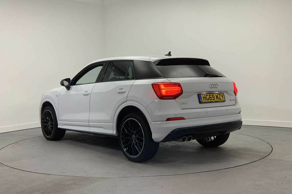Audi Q2 Black Edition 35 Tfsi 150 Ps S Tronic White #3